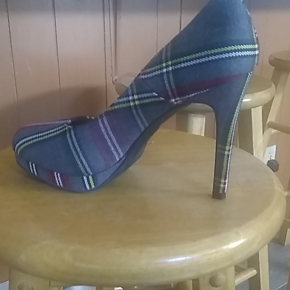 fioni heel size 6